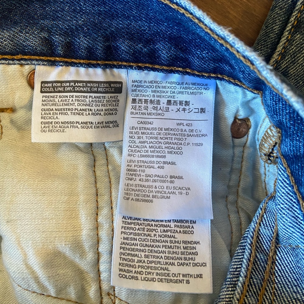 Levi’s 501 Jeans - Picture 4 of 10